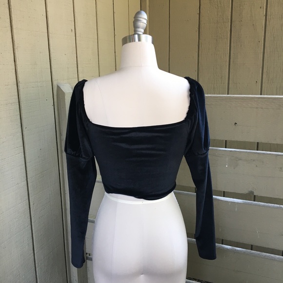 COPY - NWT Nasty Gal Black Velvet Off Shoulder Crop Top - Picture 5 of 5